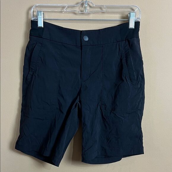 Athleta Women’s Size 4 Black Bermuda Activewear Shorts - Picture 1 of 6